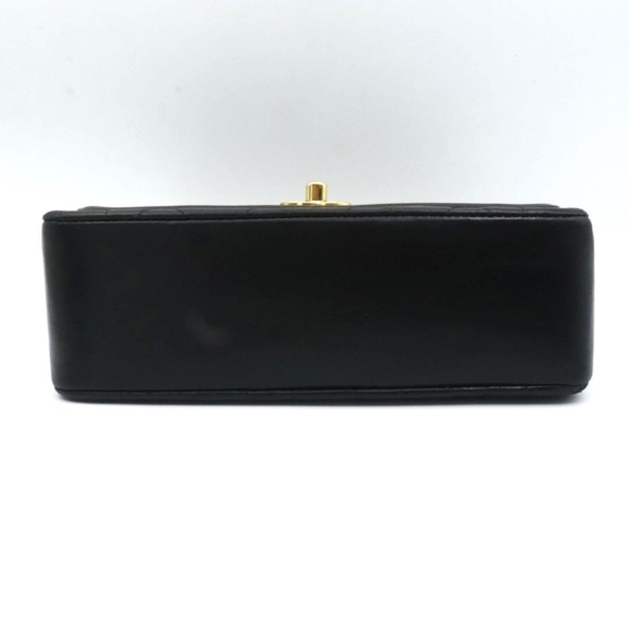 Chanel Lambskin Diana Bag - Picture 4 of 10